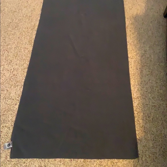 Shendali grey Hot Yoga towel - Picture 1 of 3